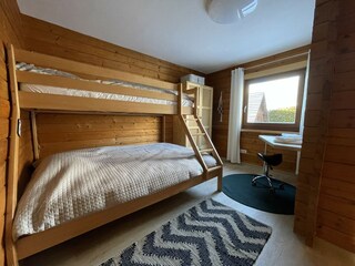 Zweites Schlafzimmer / Kinderzimmer