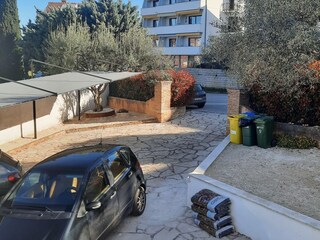PARKPLATZ VOR DER WOHNUNG
