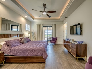 Schlafzimmer 1 mit TV