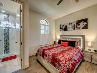 Schlafzimmer 4 mit TV