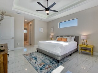 Schlafzimmer 1 mit TV