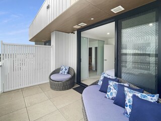 Apartment Welt Outdoor Recording 9