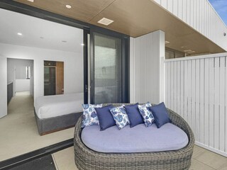 Apartment Welt Outdoor Recording 4