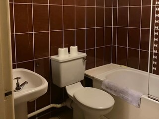 Apartment Stutton Features 8