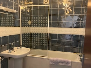 Apartment Stutton Features 9