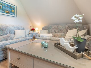 großes Wohnzimmer 50er-Smart-TV