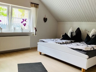 Schlafzimmer UG