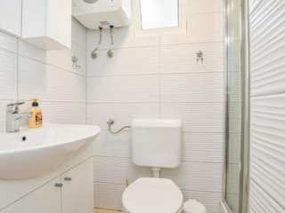 Trailer Biograd Features 46