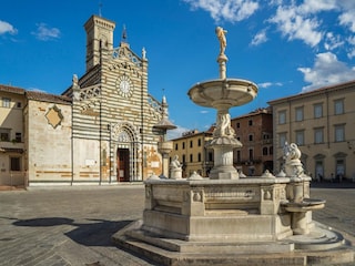 Apartment Laterina Environment 26