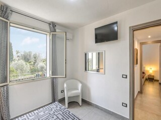 Villa Floridia Features 26