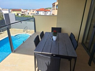 Appartement Brodarica Buitenaudio-opname 3