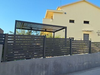 Appartement Brodarica Buitenaudio-opname 4