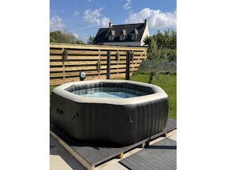 Jacuzzi geheizt 15.05.-15.09.