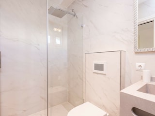 BAÑO EN SUITE D2