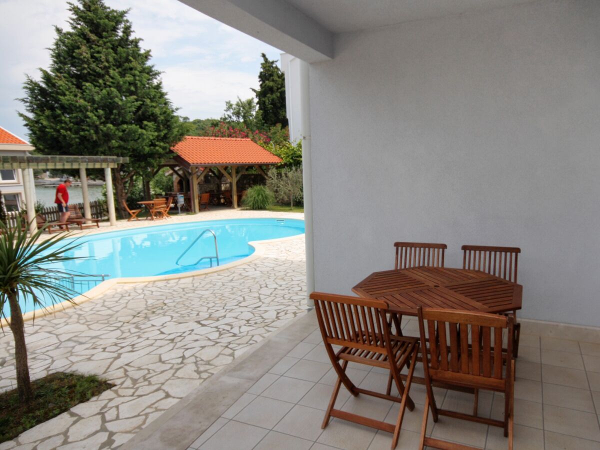 Apartment Supetarska Draga 24