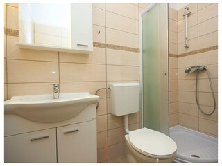 Apartment Grebastica  11