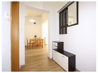 Apartment Grebastica  12