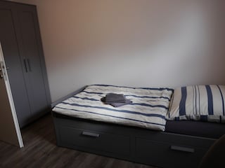 Kinderzimmer I_Kleiderschrank