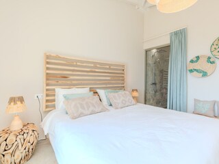 Schlafzimmer mit Doppelbett