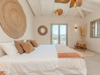 Schlafzimmer mit Doppelbett