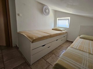 Apartment Povljana  11