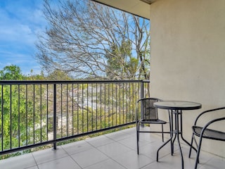 Apartment Welt Outdoor Recording 5