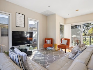 Apartment Welt Features 18