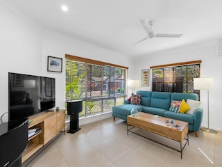 Apartment Trinity Beach Features 20