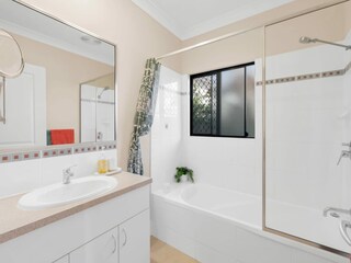 Apartment Trinity Beach Features 25