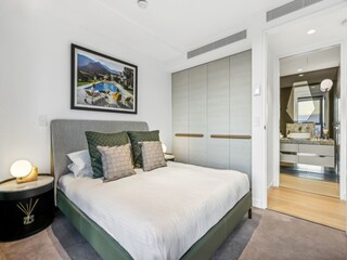 Apartment Broadbeach Features 13