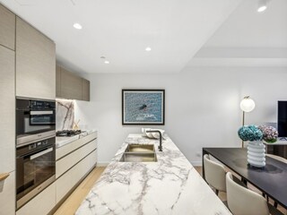 Apartment Broadbeach Features 14