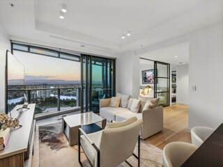 Apartment Broadbeach Features 15