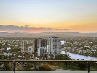 Apartment Broadbeach Outdoor Recording 10