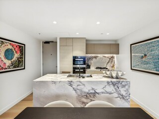 Apartment Broadbeach Features 23