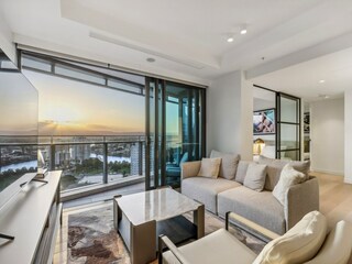 Apartment Broadbeach Features 12