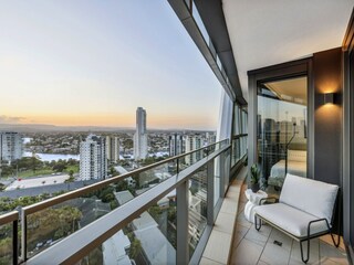Apartment Broadbeach Outdoor Recording 9