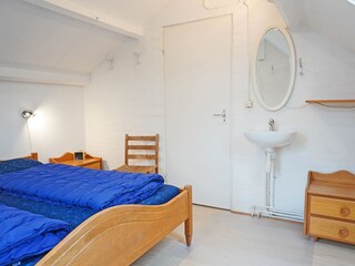 2. Schlafzimmer am Ersten Stock