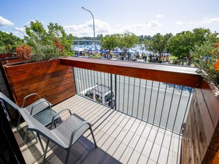 Apartment Welt Outdoor Recording 2