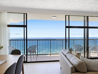 Apartment Broadbeach Outdoor Recording 4
