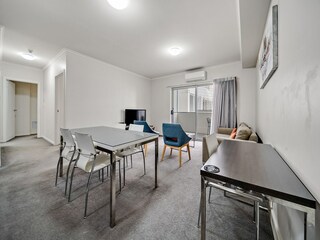 Apartment Welt Features 13