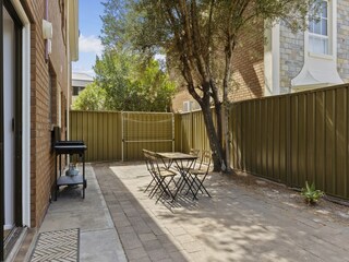Apartment Welt Outdoor Recording 2