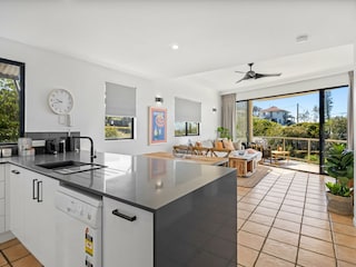 Apartment Sunshine Beach Features 11