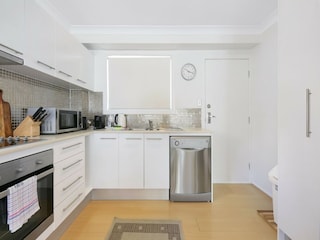 Apartment Broadbeach Features 4