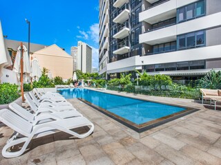 Apartment Broadbeach Outdoor Recording 3