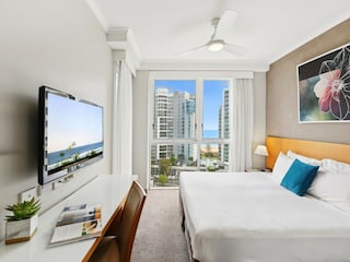 Apartment Broadbeach Features 7