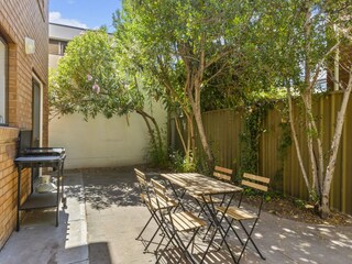 Apartment Welt Outdoor Recording 1