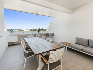 Apartment Welt Outdoor Recording 3