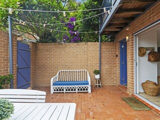 Apartment Welt Outdoor Recording 1