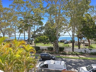 Apartment Welt Outdoor Recording 1