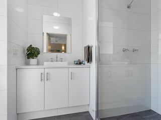 Apartment Welt Features 13